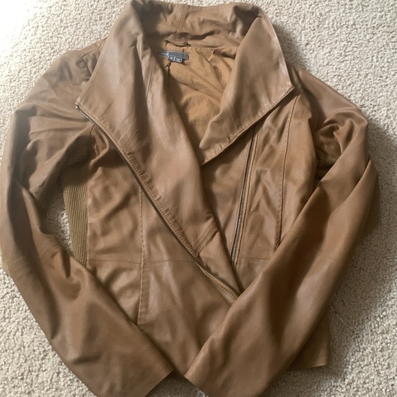 $995 Womens VINCE Scuba Distressed Tan/Brown Leather Moto Jacket Size Small - Picture 5 of 11